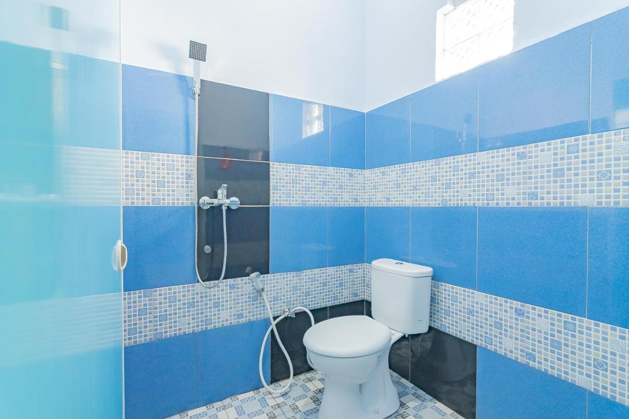 Hotel Reddoorz Syariah @ Tambak Mekar Street Subang à Djalantjagak Extérieur photo