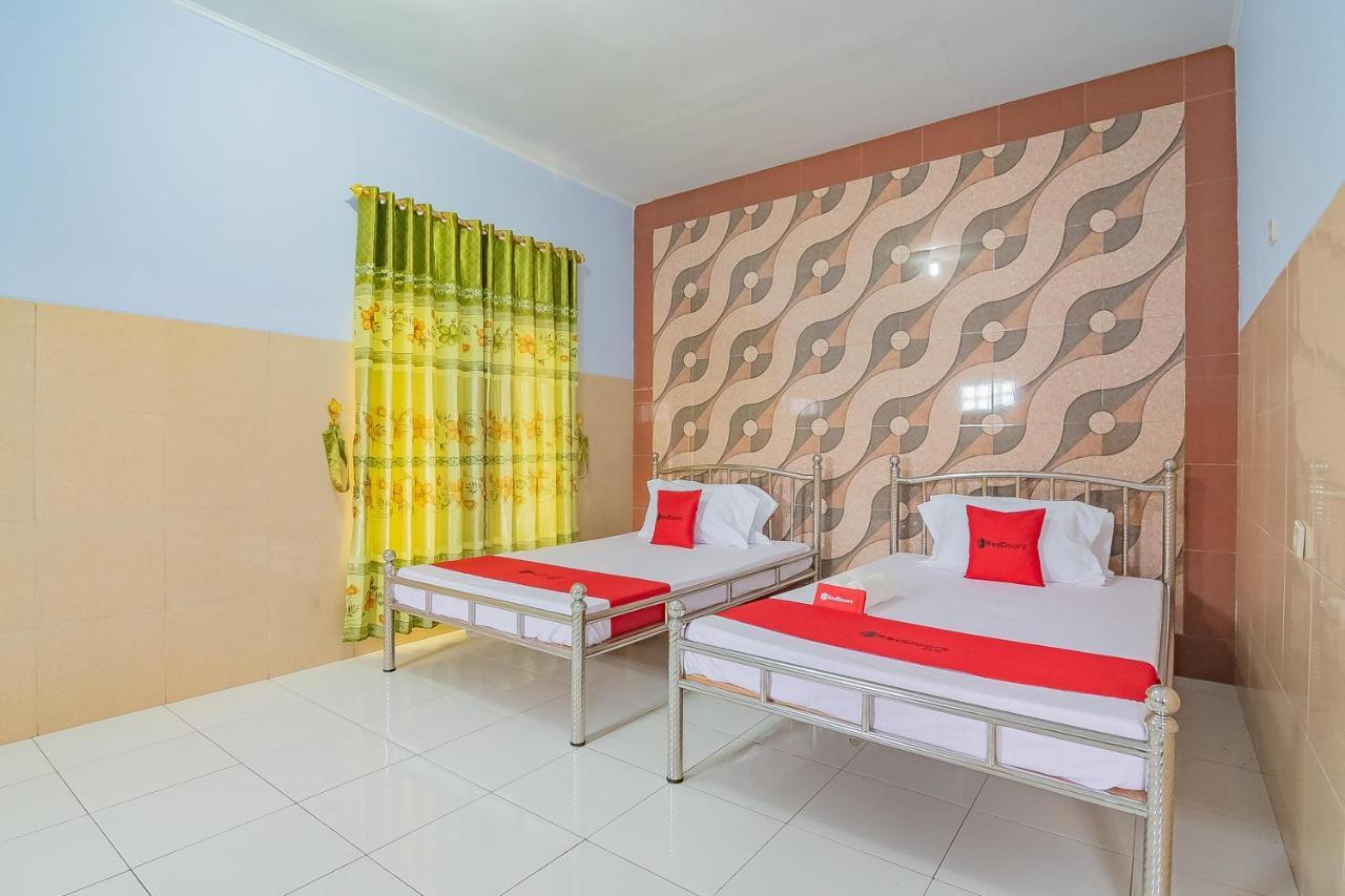 Hotel Reddoorz Syariah @ Tambak Mekar Street Subang à Djalantjagak Extérieur photo